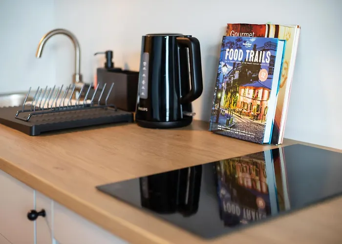 #Stayhere - Brand New Colourful Studio Close To Shopping Malls