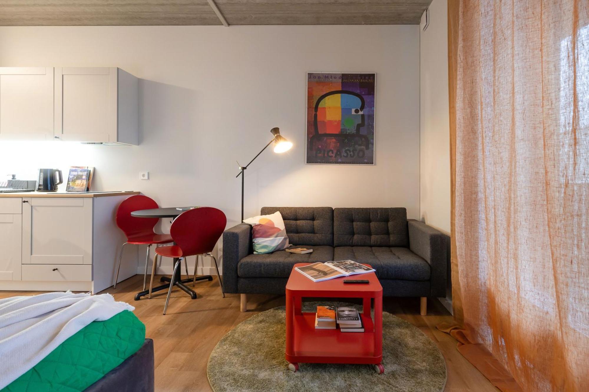 Apartment #stayhere - Brand New Colourful Close To Shopping Malls *