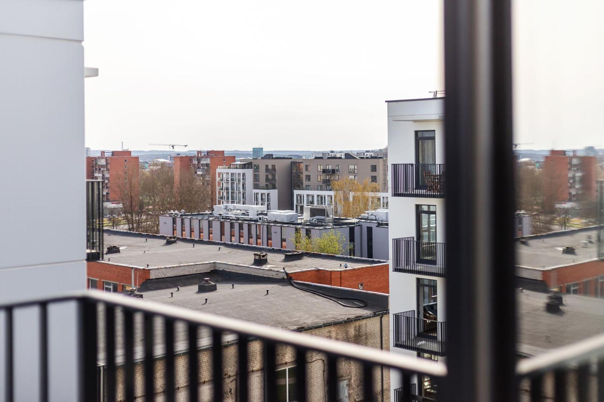 #stayhere - Brand New Colourful Close To Shopping Malls Apartment