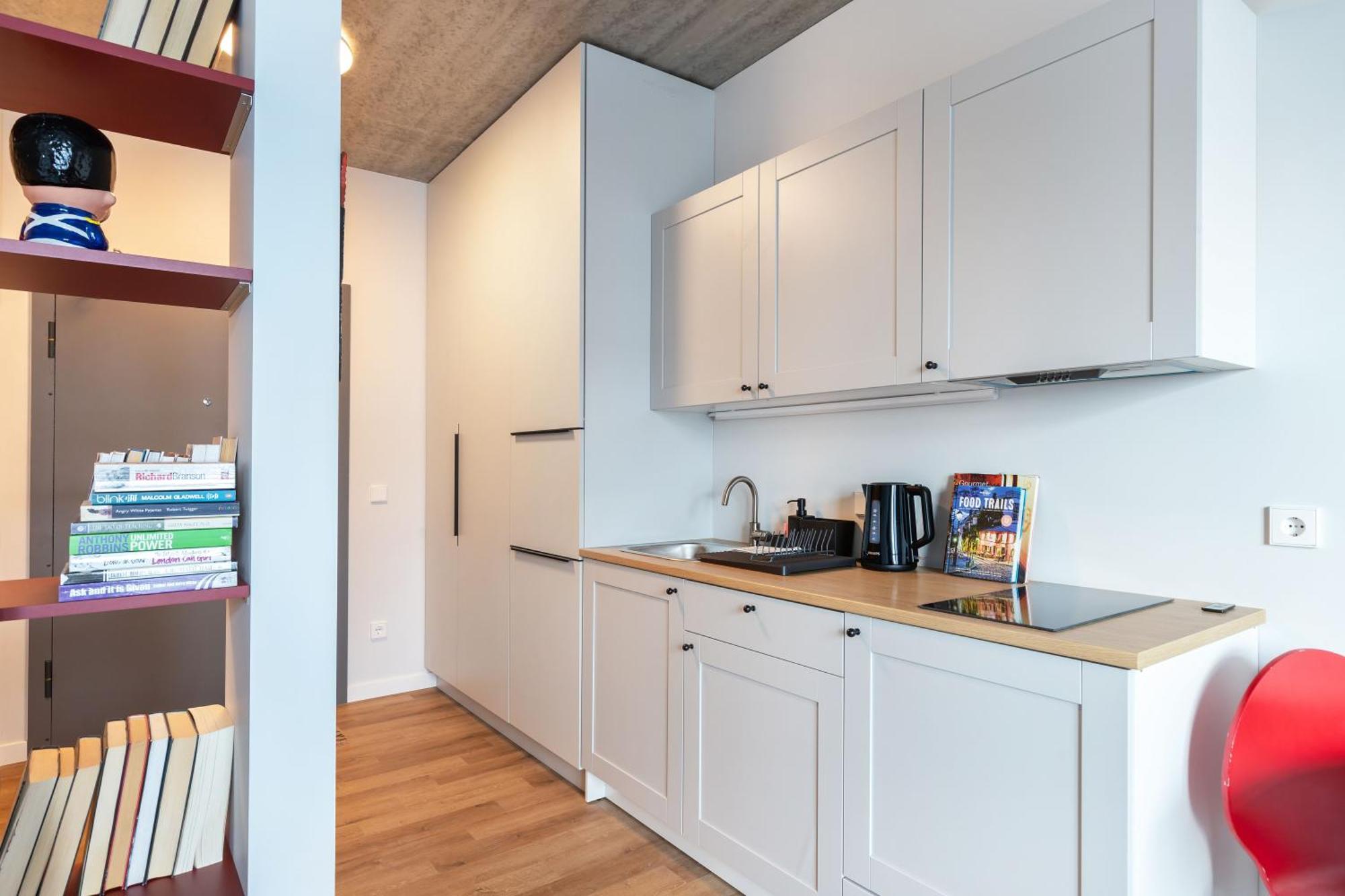 Apartment #stayhere - Brand New Colourful Close To Shopping Malls *